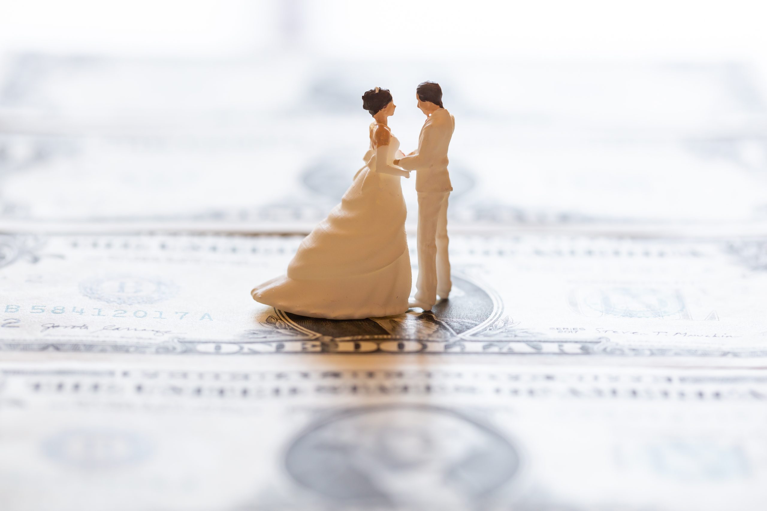 国際結婚の結婚指輪ガイド|文化・宗教・習慣の違いと“ふたりらしい”選び方とは?