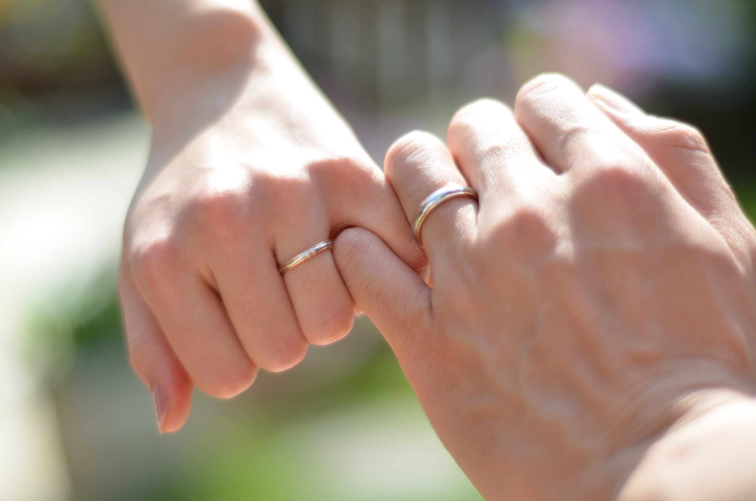 再婚カップルの結婚指輪ガイド|必要?選び方は?周囲に配慮した大人の選択肢