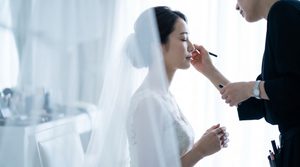 結婚式のブライダルメイクとは？普段との違い・似合うメイクの決め方とオーダーのコツ