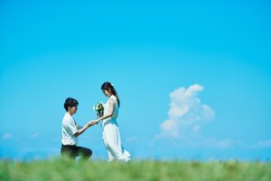 プロポーズの服装はどう選ぶ？場所・季節別のコーデと身だしなみのポイント
